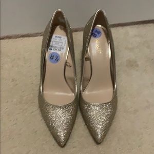 Gold glitter, pointed toe 3” heel (new)